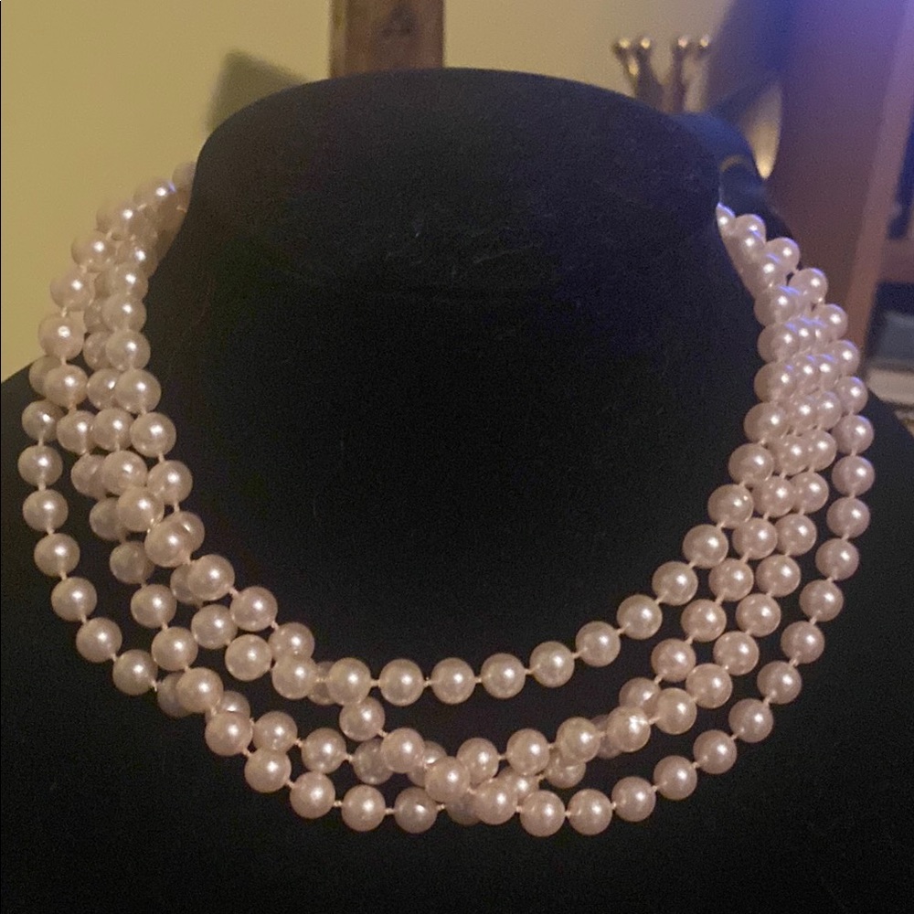 Elegant Pearl Necklace